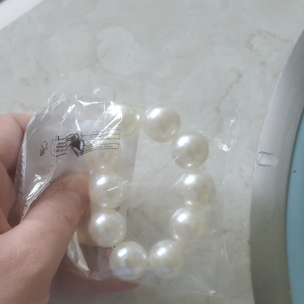 Classic White Pearl Bracelet